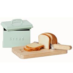 Miniature brødboks m. skærebræt og kniv til mus fra Maileg